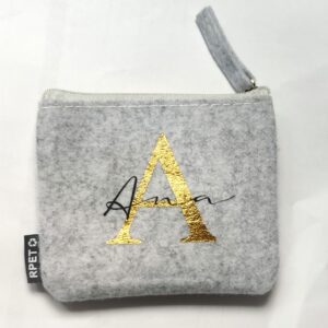 monedero de fieltro personalizado letra dorada