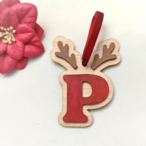 adorno de Navidad con inicial de reno